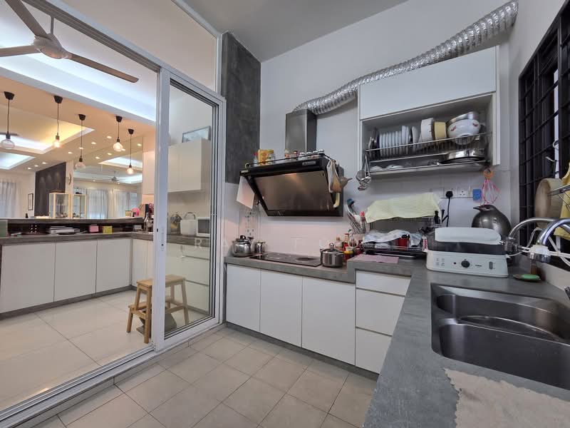 2.5-storey Terraced House for Sale in Sungai Long (Bandar Sungai Long) - Ray Foo - Kitchen - PropertyGuru.com.my