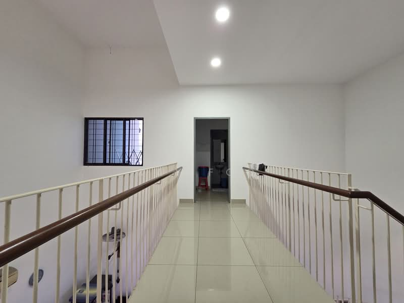 2.5-storey Terraced House for Sale in Sungai Long (Bandar Sungai Long) - Ray Foo - Corridor - PropertyGuru.com.my