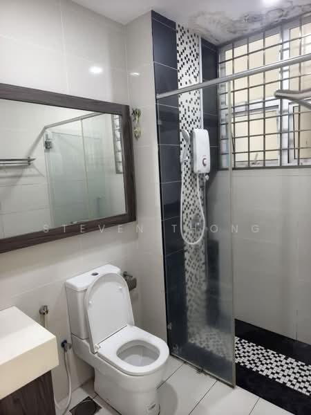 Service Residence for Rent at Skypod Residence - Steven Thong - Bathroom - PropertyGuru.com.my