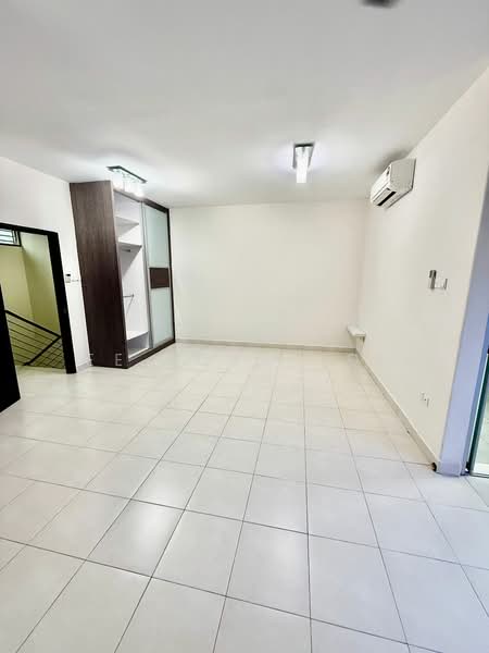 2-storey Terraced House for Sale in Taman Molek (Johor Bahru) - Ee Fong Toh - Interior - PropertyGuru.com.my