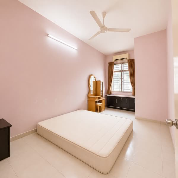 2-storey Terraced House for Rent in Taman Bukit Juru (Juru) - Jeffrey Lim - Bedroom - PropertyGuru.com.my