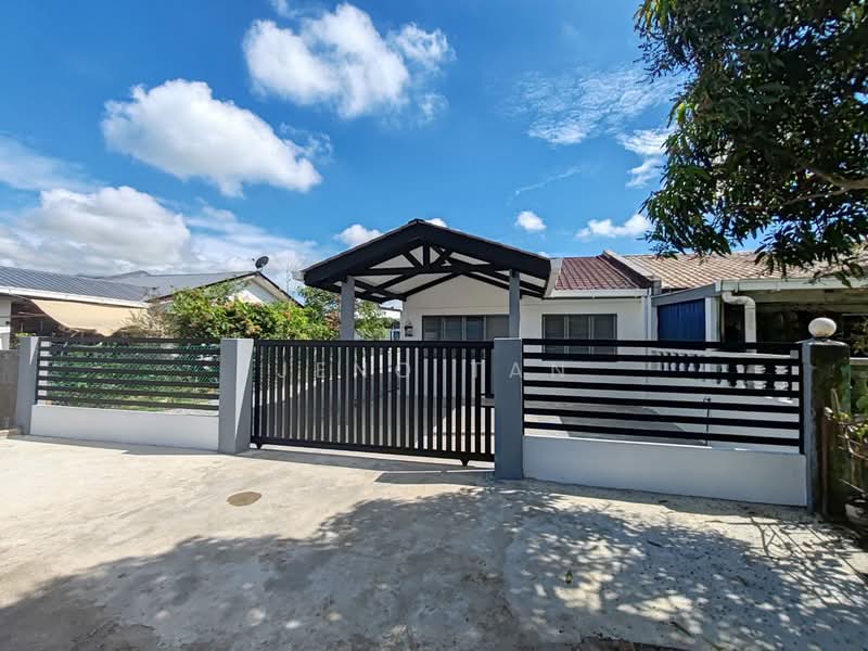 1-storey Terraced House for Sale in Kuching (Sarawak) - Jeno Tan - Exterior - PropertyGuru.com.my