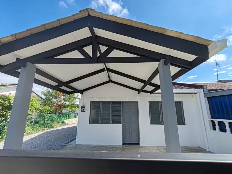 1-storey Terraced House for Sale in Kuching (Sarawak) - Jeno Tan - Exterior - PropertyGuru.com.my