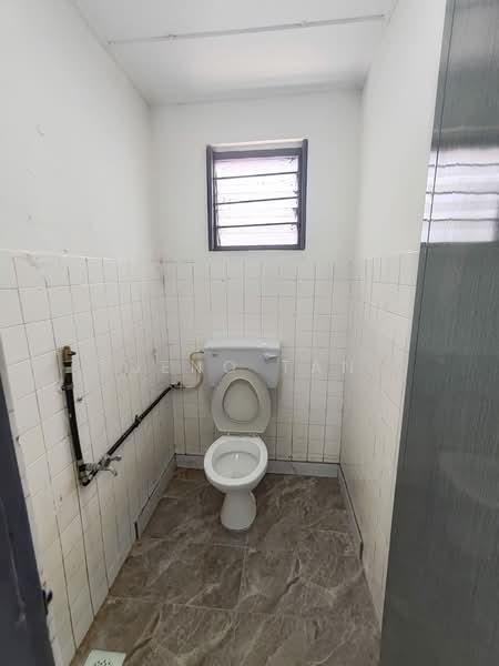 1-storey Terraced House for Sale in Kuching (Sarawak) - Jeno Tan - Bathroom - PropertyGuru.com.my