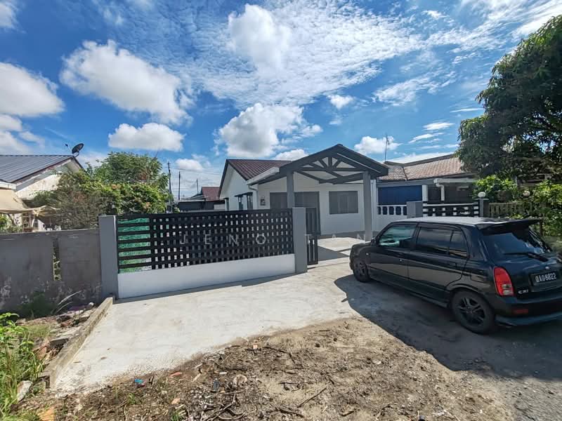 1-storey Terraced House for Sale in Kuching (Sarawak) - Jeno Tan - Exterior - PropertyGuru.com.my
