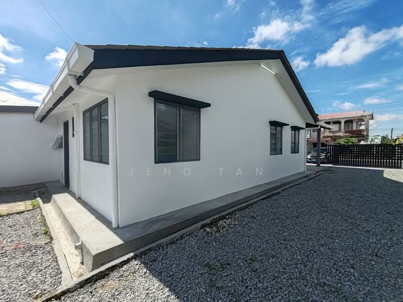1-storey Terraced House for Sale in Kuching (Sarawak) - Jeno Tan - Exterior - PropertyGuru.com.my