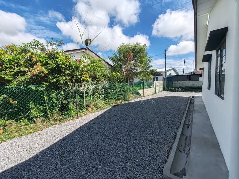 1-storey Terraced House for Sale in Kuching (Sarawak) - Jeno Tan - Exterior - PropertyGuru.com.my