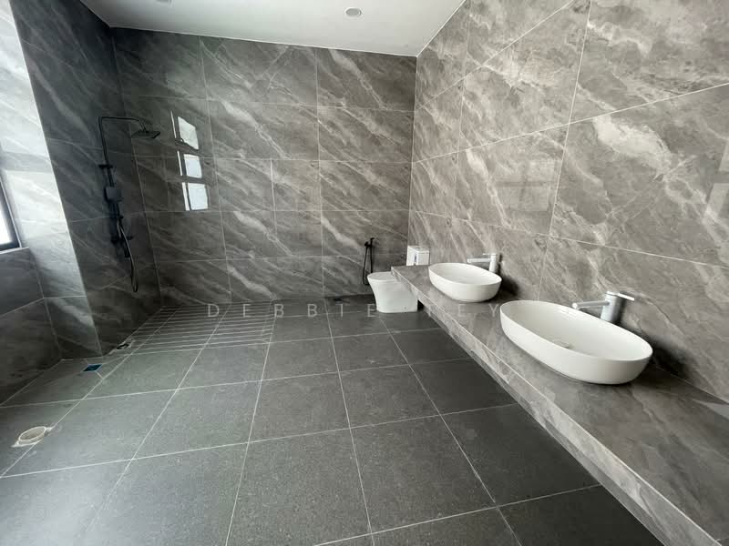 Bungalow for Sale in Taman Equine (Seri Kembangan) - Debbie Tey - Bathroom - PropertyGuru.com.my