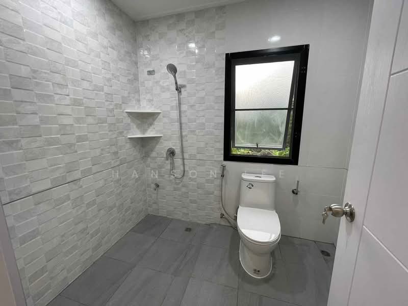 2-storey Terraced House for Sale in Ampang (Kuala Lumpur) - Hanson Lee - Bathroom - PropertyGuru.com.my