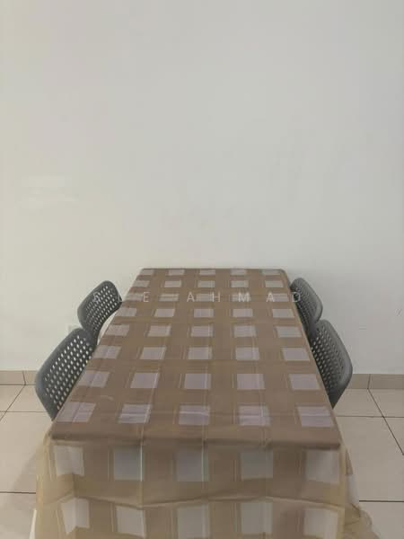 Servis Apartment untuk Disewa di Saville @ Kajang - Sue Ahmad - Dining Room - PropertyGuru.com.my