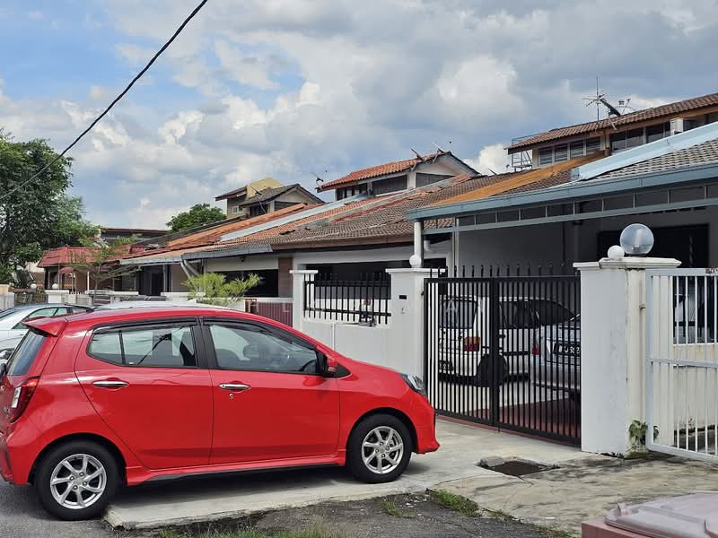 1-storey Terraced House for Sale in Kelana Jaya (Petaling Jaya) - Chloe Wai - Exterior - PropertyGuru.com.my