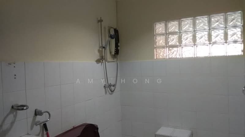 2-storey Terraced House for Rent in SS2 (Petaling Jaya) - Amy Hong - Bathroom - PropertyGuru.com.my