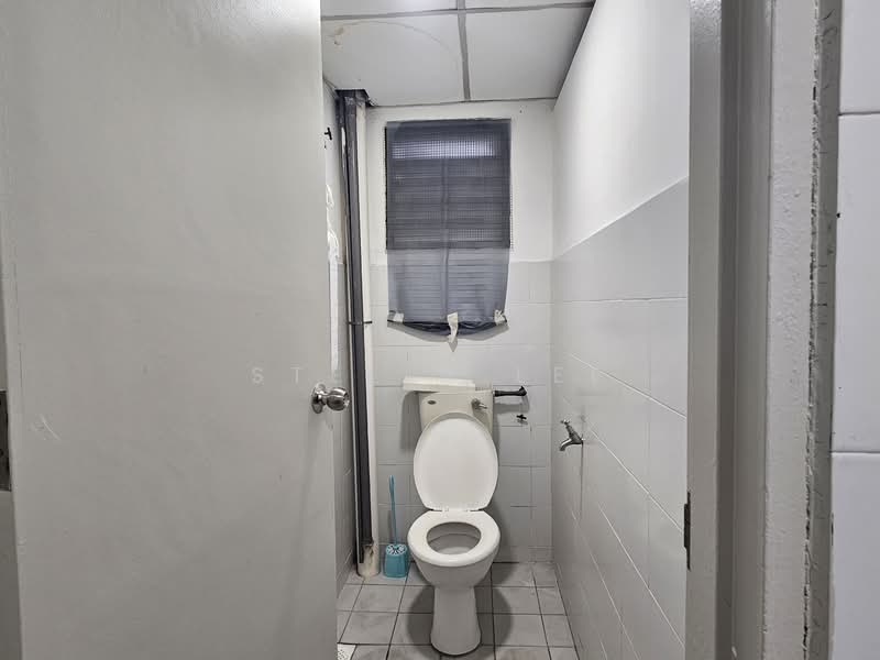 Shop / Office for Rent in Bandar Mahkota Cheras (Cheras) - Stella Lee - Bathroom - PropertyGuru.com.my