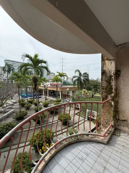 Kondominium untuk Dijual di Bella Vista - Jacksley Wong - Balcony - PropertyGuru.com.my