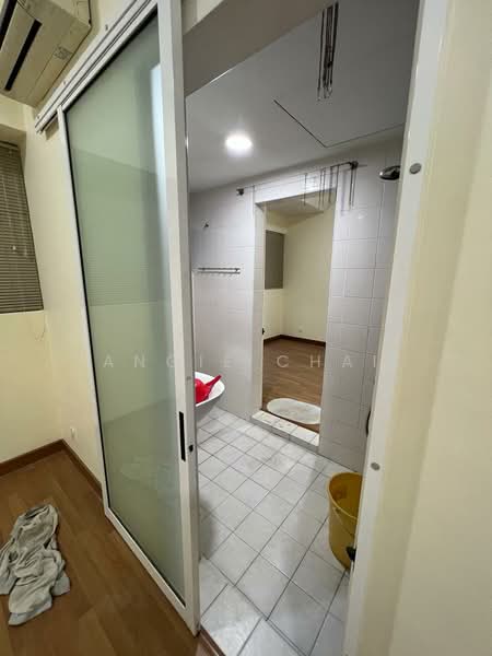 Kondominium untuk Dijual di The Plaza Condominium - Angie Chai - Bathroom - PropertyGuru.com.my