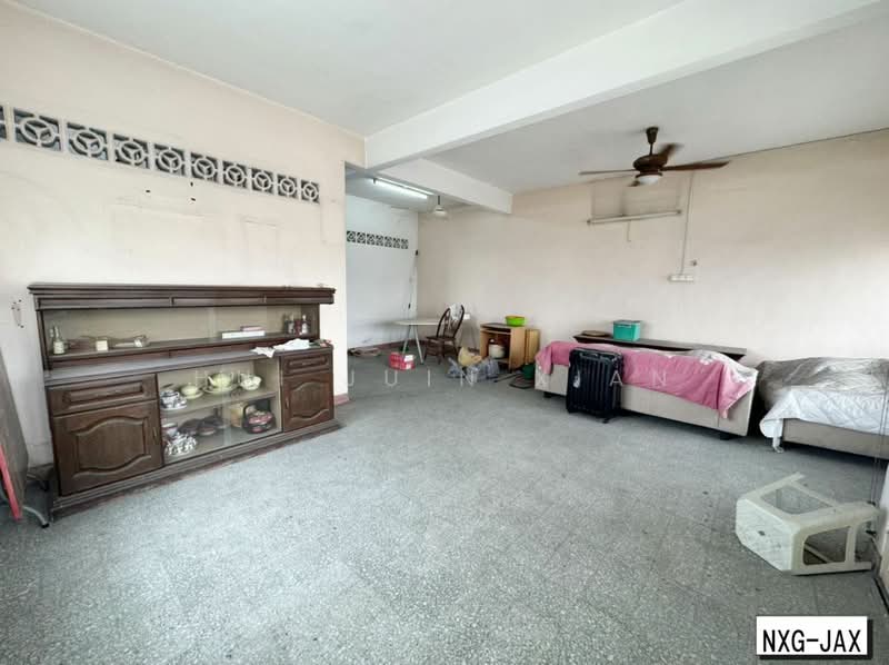 2-storey Terraced House for Sale in Kampung Raja Uda (Port Klang (Pelabuhan Klang)) - Hui Juin Xian - Living Room - PropertyGuru.com.my