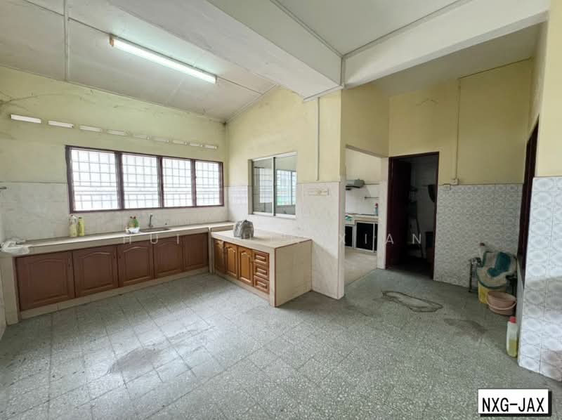 2-storey Terraced House for Sale in Kampung Raja Uda (Port Klang (Pelabuhan Klang)) - Hui Juin Xian - Kitchen - PropertyGuru.com.my
