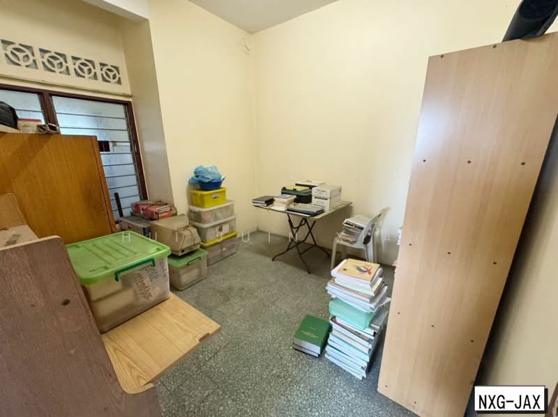 2-storey Terraced House for Sale in Kampung Raja Uda (Port Klang (Pelabuhan Klang)) - Hui Juin Xian - Study - PropertyGuru.com.my
