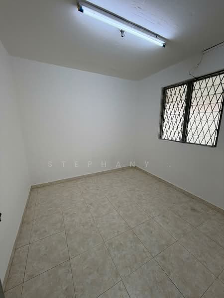 Flat for Sale at Flat Taman Ungku Tun Aminah - Stephany . - Interior - PropertyGuru.com.my