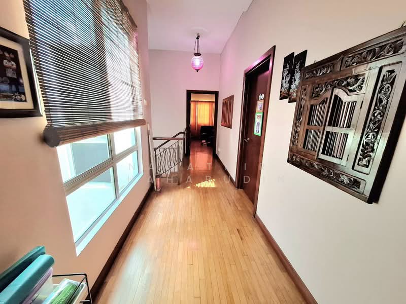 Rumah Berkembar untuk Dijual di Setia Eco Park (Setia Alam) - Nahathir Shahabudin - Corridor - PropertyGuru.com.my