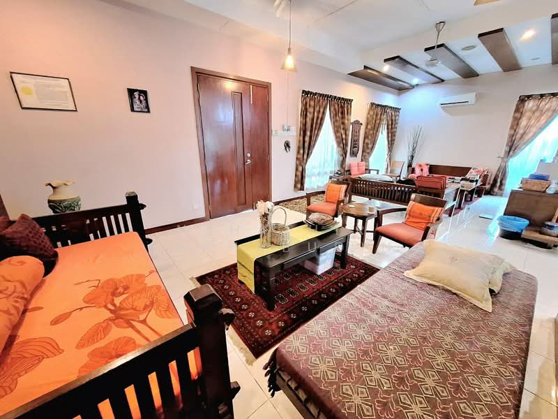 Rumah Berkembar untuk Dijual di Setia Eco Park (Setia Alam) - Nahathir Shahabudin - Living Room - PropertyGuru.com.my