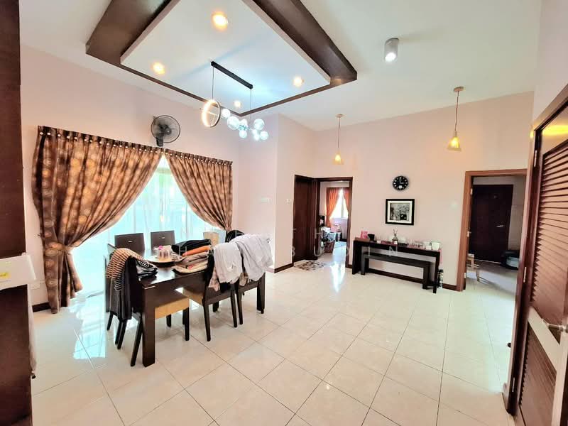 Rumah Berkembar untuk Dijual di Setia Eco Park (Setia Alam) - Nahathir Shahabudin - Dining Room - PropertyGuru.com.my