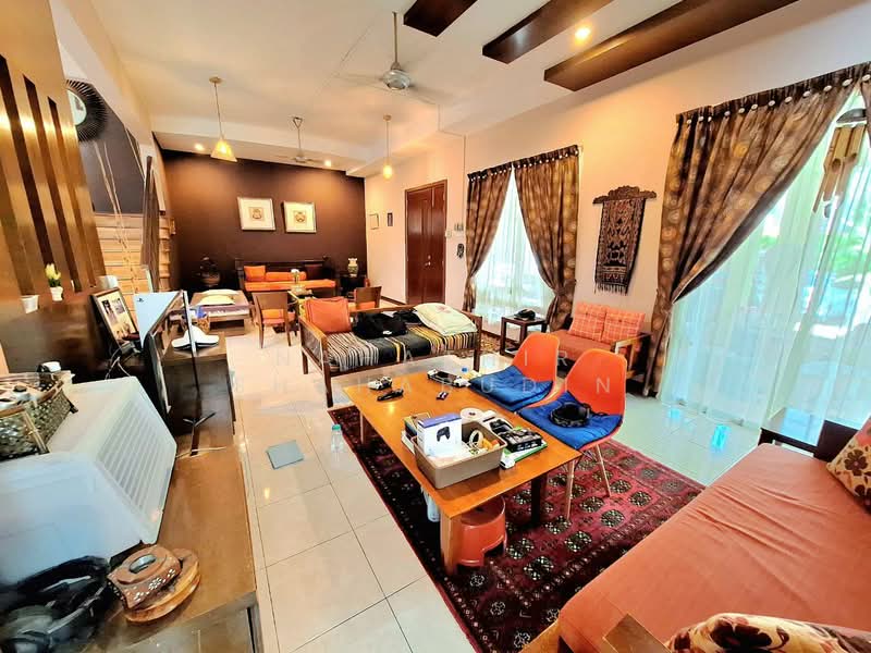 Rumah Berkembar untuk Dijual di Setia Eco Park (Setia Alam) - Nahathir Shahabudin - Living Room - PropertyGuru.com.my