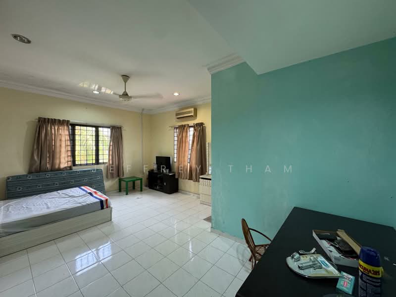 2-storey Terraced House for Rent in Bandar Sungai Long (Selangor) - Jeffrey Tham - Living Room - PropertyGuru.com.my