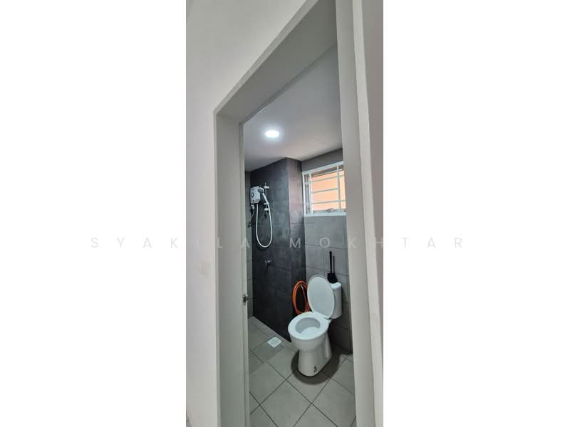 Kondominium untuk Disewa di Residensi Sateria - Syakila Mokhtar - Bathroom - PropertyGuru.com.my