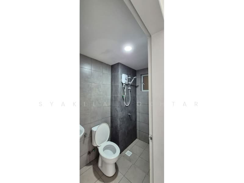 Kondominium untuk Disewa di Residensi Sateria - Syakila Mokhtar - Bathroom - PropertyGuru.com.my