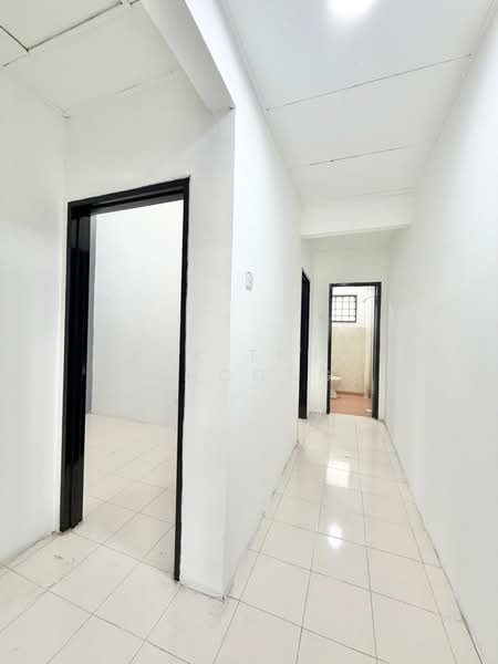 Rumah Teres 2 Tingkat untuk Dijual di Taman Cahaya Masai (Pasir Gudang) - Suk Teng Choong - Corridor - PropertyGuru.com.my