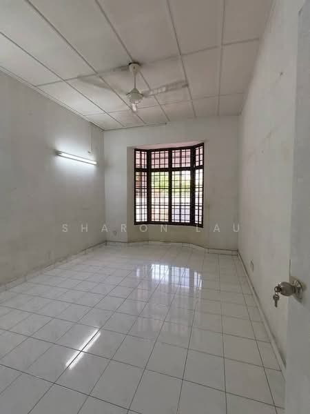 1.5-storey Terraced House for Sale in Taman Molek (Johor Bahru) - Sharon Lau - PropertyGuru.com.my