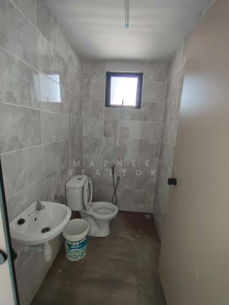 Shop / Office for Rent in Cyber 9 (Cyberjaya) - Maznee Realtor - Bathroom - PropertyGuru.com.my