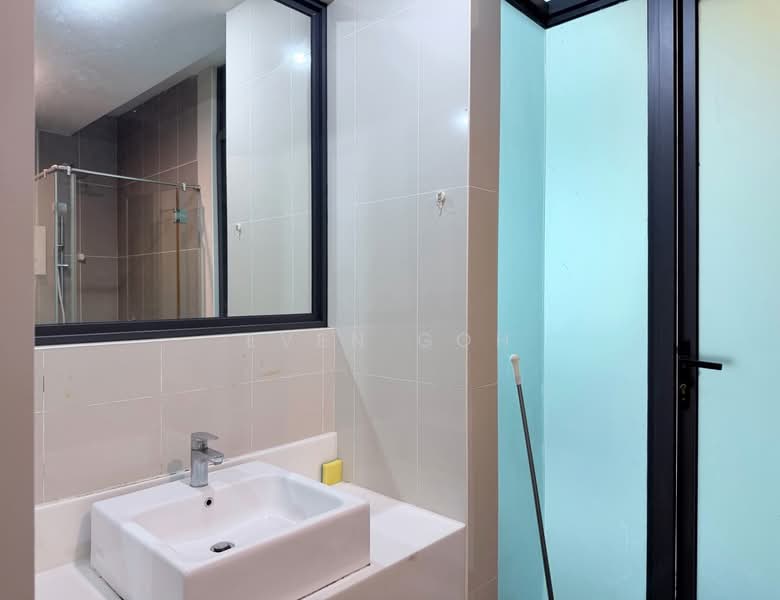 Kondominium untuk Disewa di The LIGHT COLLECTION II - Even Goh - Master Bathroom - PropertyGuru.com.my