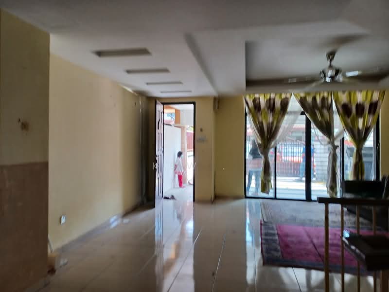 2-storey Terraced House for Rent in Ampang Saujana (Ampang) - Kew . - Living Room - PropertyGuru.com.my