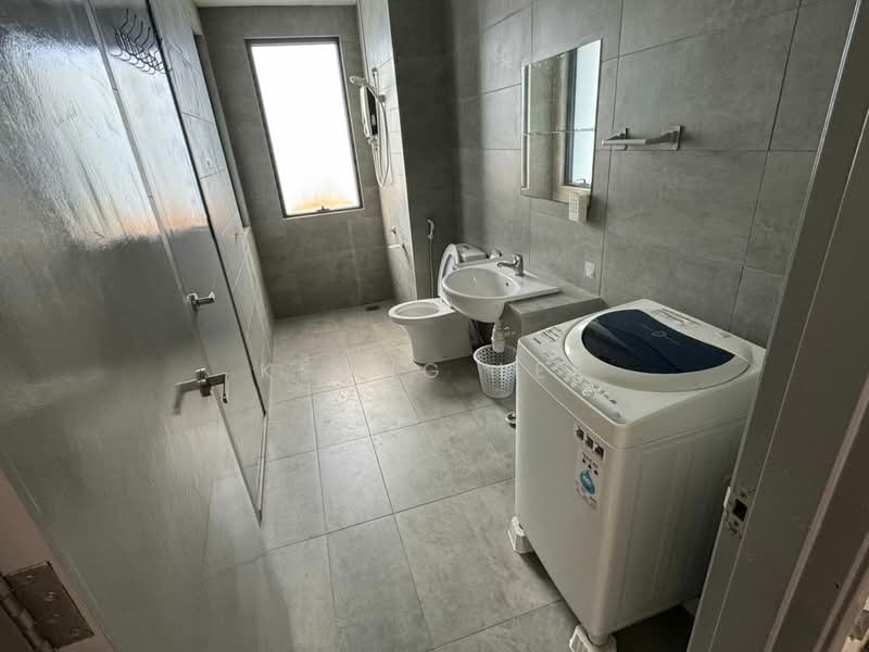 Servis Apartment untuk Disewa di USJ One (You One) - Kfong Lee - Bathroom - PropertyGuru.com.my