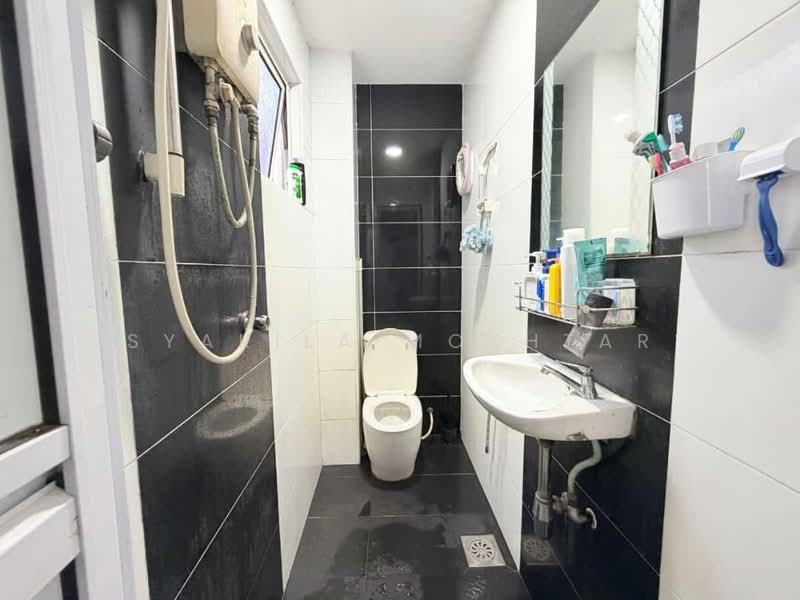 Apartment for Sale at Cheras Perdana Ria Apartment - Syakila Mokhtar - Bathroom - PropertyGuru.com.my