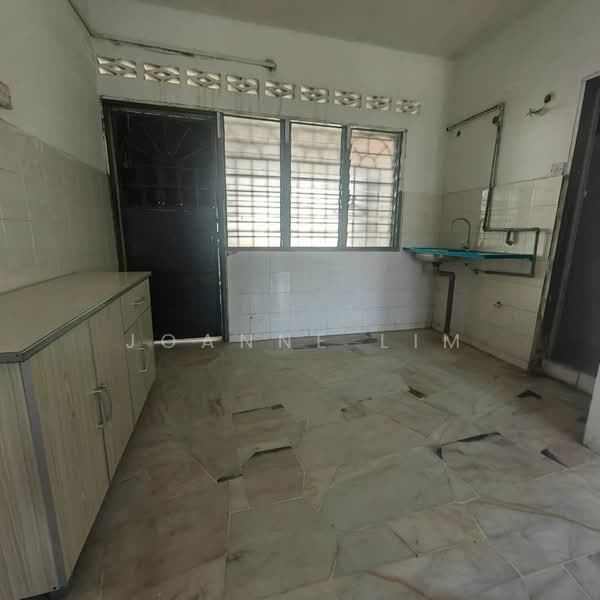 2-storey Terraced House for Sale in Klang (Selangor) - Joanne Lim - Kitchen - PropertyGuru.com.my