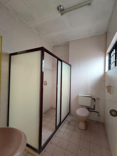 2-storey Terraced House for Sale in Taman Pinji Mewah (Ipoh) - Sam . - Bathroom - PropertyGuru.com.my