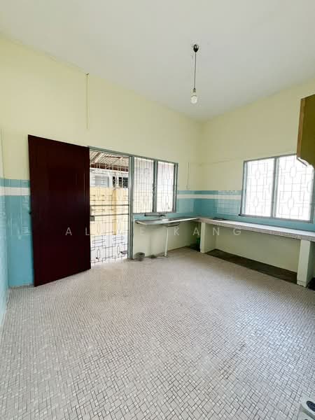 Semi-Detached House for Sale in Johor Bahru (Johor) - Alice Kang - Kitchen - PropertyGuru.com.my