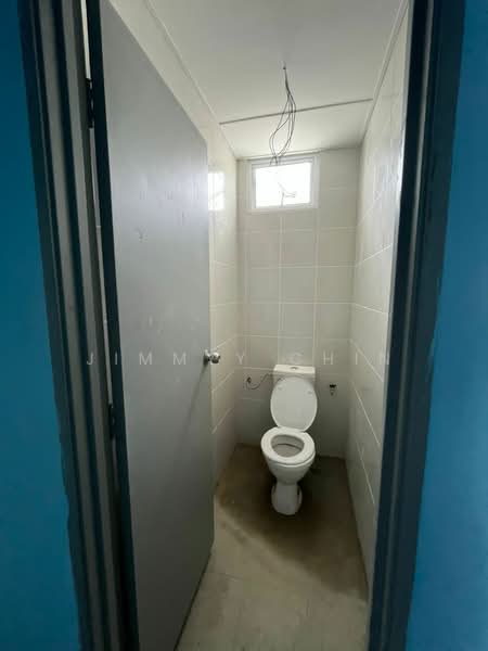 Shop for Rent in Pine Square (Kuching) - Jimmyy Chin - Bathroom - PropertyGuru.com.my