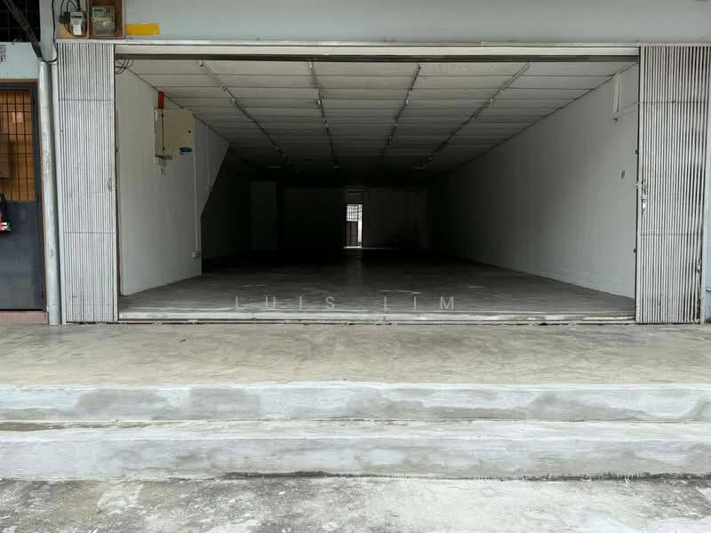 Shop for Rent in Taman Molek (Johor Bahru) - Luis Lim - Exterior - PropertyGuru.com.my