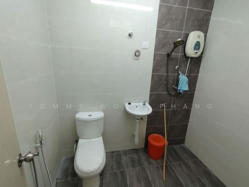 Terraced House for Rent in Taman Cuepacs (Cheras) - Tommy Wong Phang - Bathroom - PropertyGuru.com.my