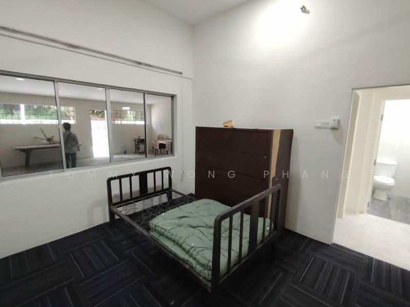 Terraced House for Rent in Taman Cuepacs (Cheras) - Tommy Wong Phang - Bedroom - PropertyGuru.com.my