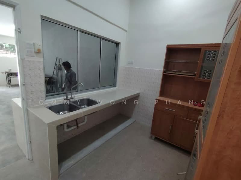 Terraced House for Rent in Taman Cuepacs (Cheras) - Tommy Wong Phang - Kitchen - PropertyGuru.com.my