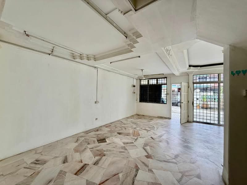 2-storey Terraced House for Sale in Skudai (Johor) - Ann . - Living Room - PropertyGuru.com.my