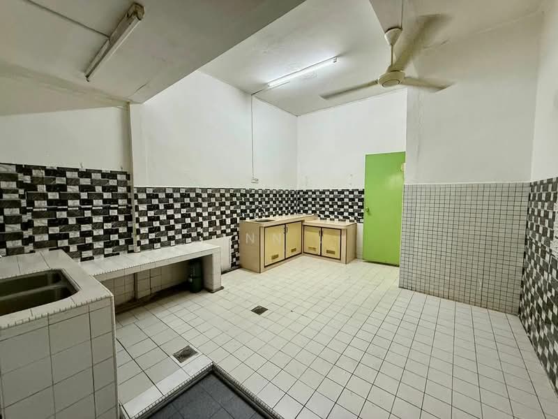 2-storey Terraced House for Sale in Skudai (Johor) - Ann . - Kitchen - PropertyGuru.com.my