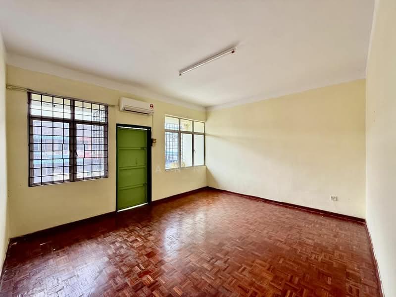 2-storey Terraced House for Sale in Skudai (Johor) - Ann . - Living Room - PropertyGuru.com.my