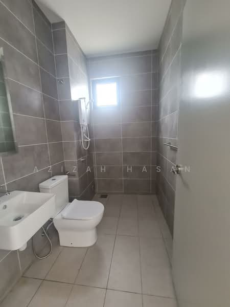 Semi-Detached House for Rent in Cyber 10 (Cyberjaya) - Azizah Hasan - Bathroom - PropertyGuru.com.my