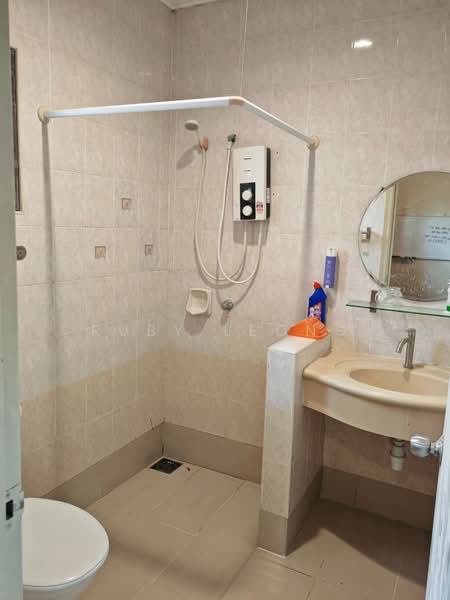 Townhouse for Rent in Petaling Jaya (Selangor) - Ruby Leong - Bathroom - PropertyGuru.com.my